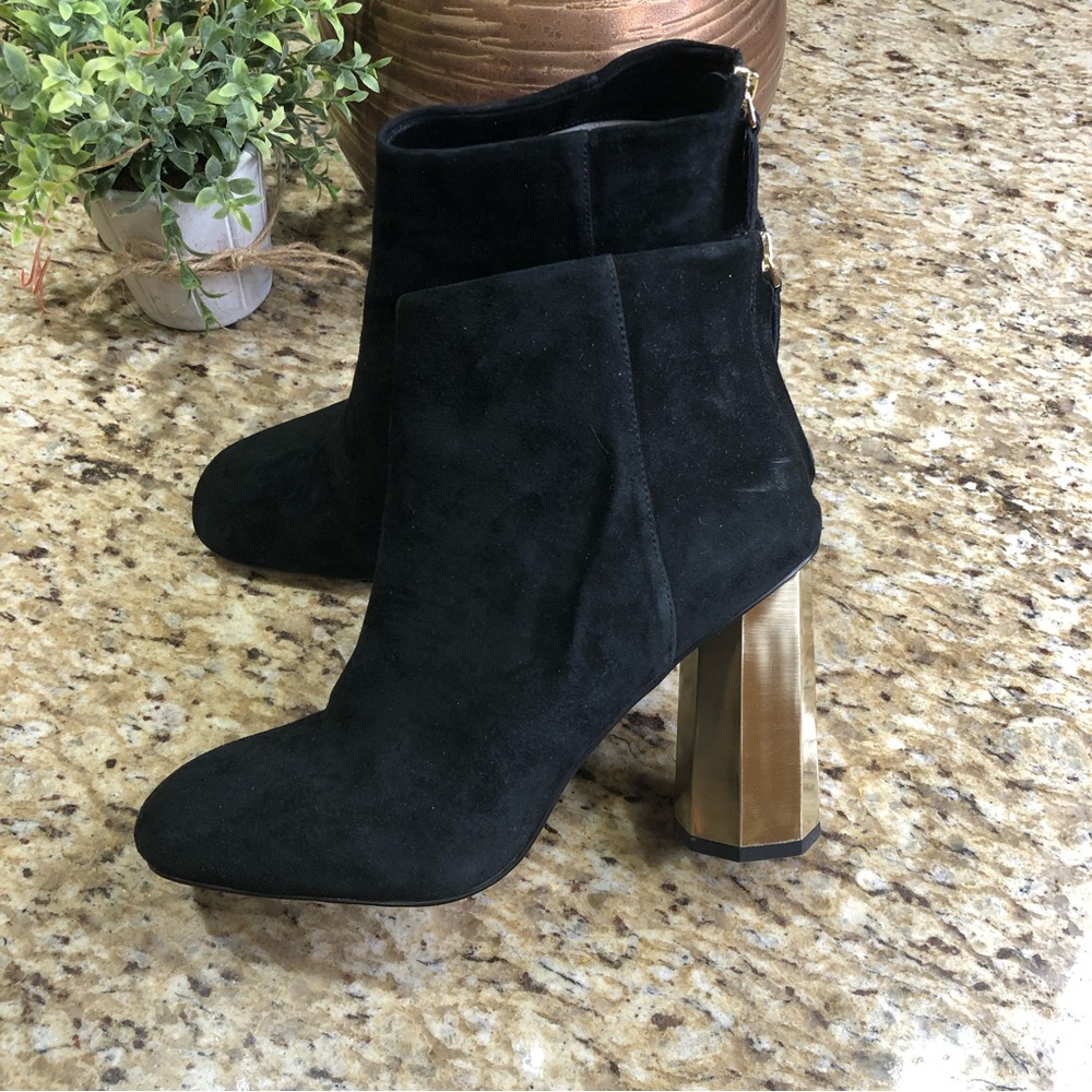 Senso Suede-like Black Round Toe Chunky Gold Heel Ankle Boots 39
